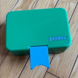 Kids Green Snack box with Blue Portion Tray